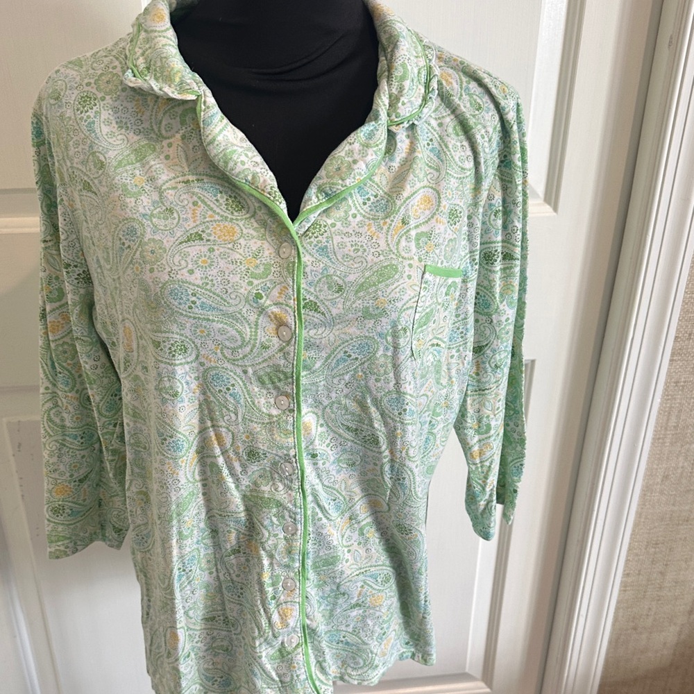 Green Paisley Women's pajama top